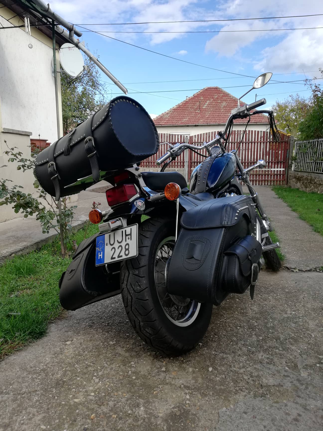SUZUKI VS400, 1. kp