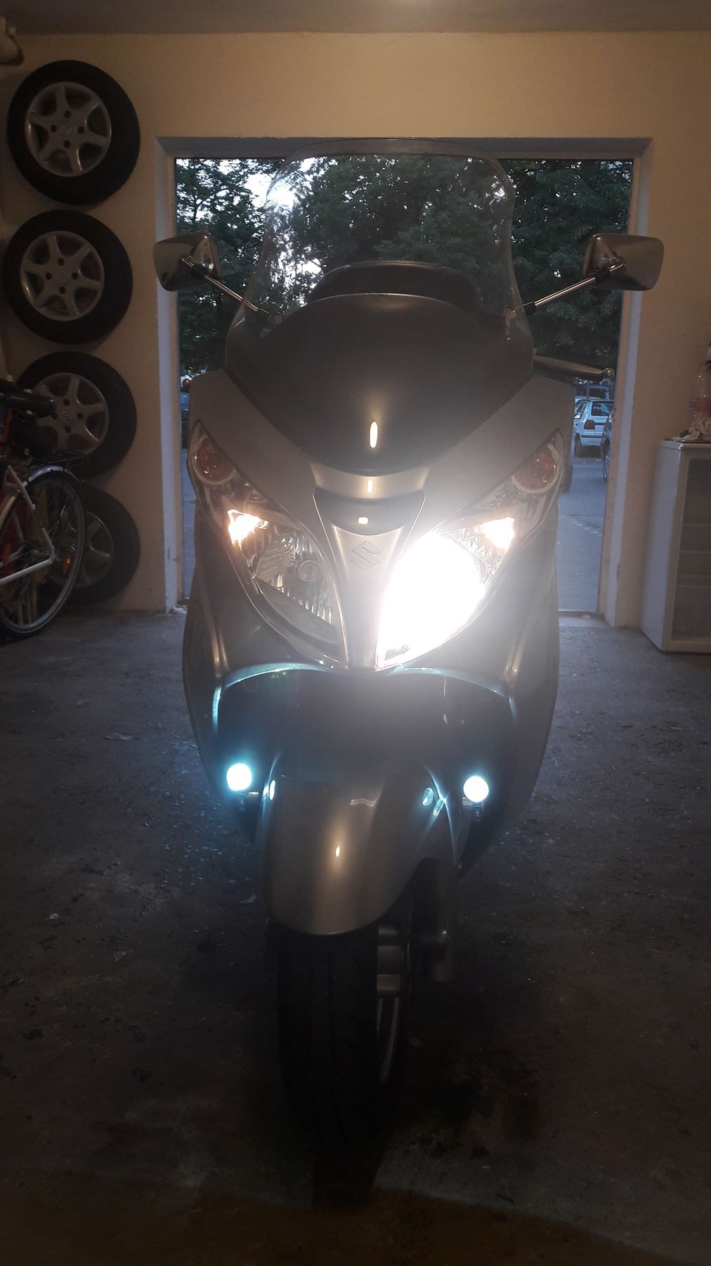 SUZUKI BURGMAN AN400, 1. kp