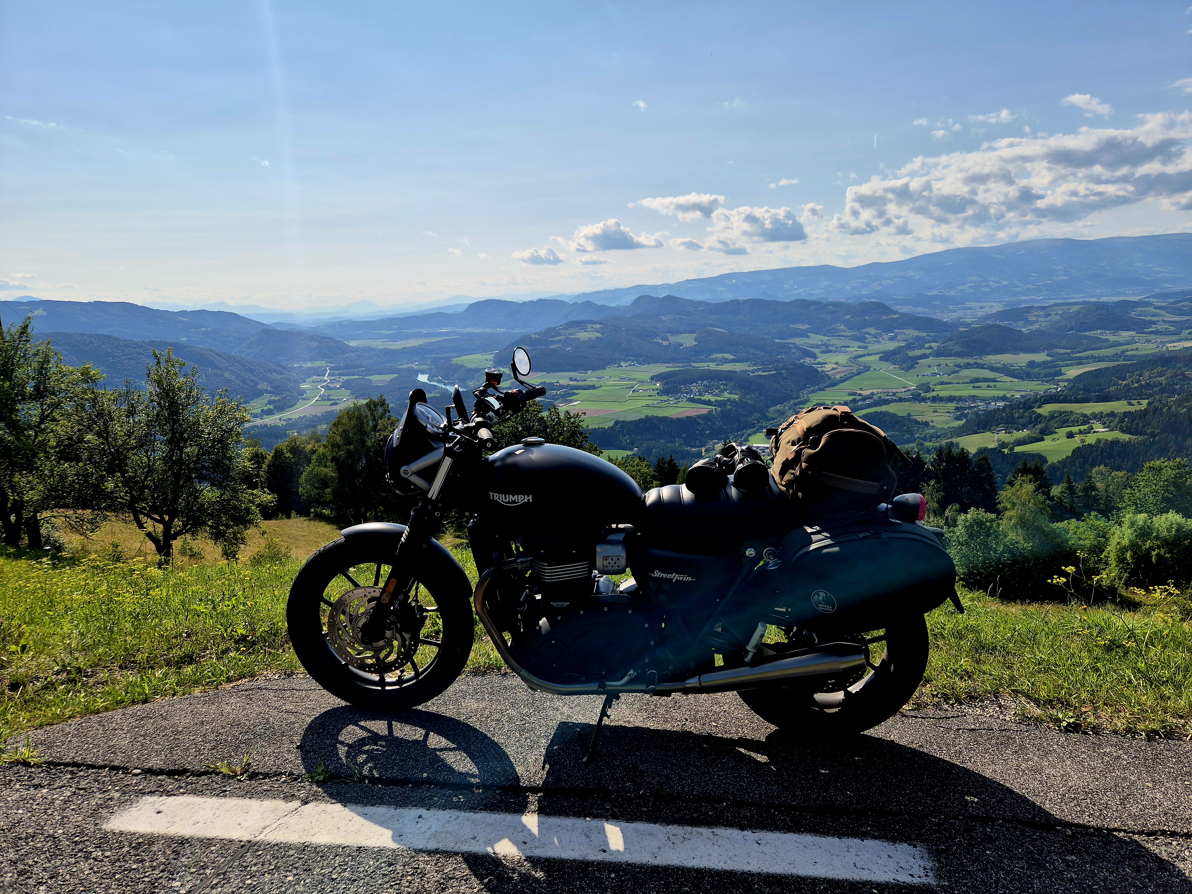 TRIUMPH STREET TWIN 900, 7. k�p